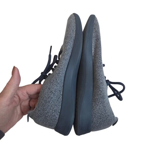 Athletic_Shoes
